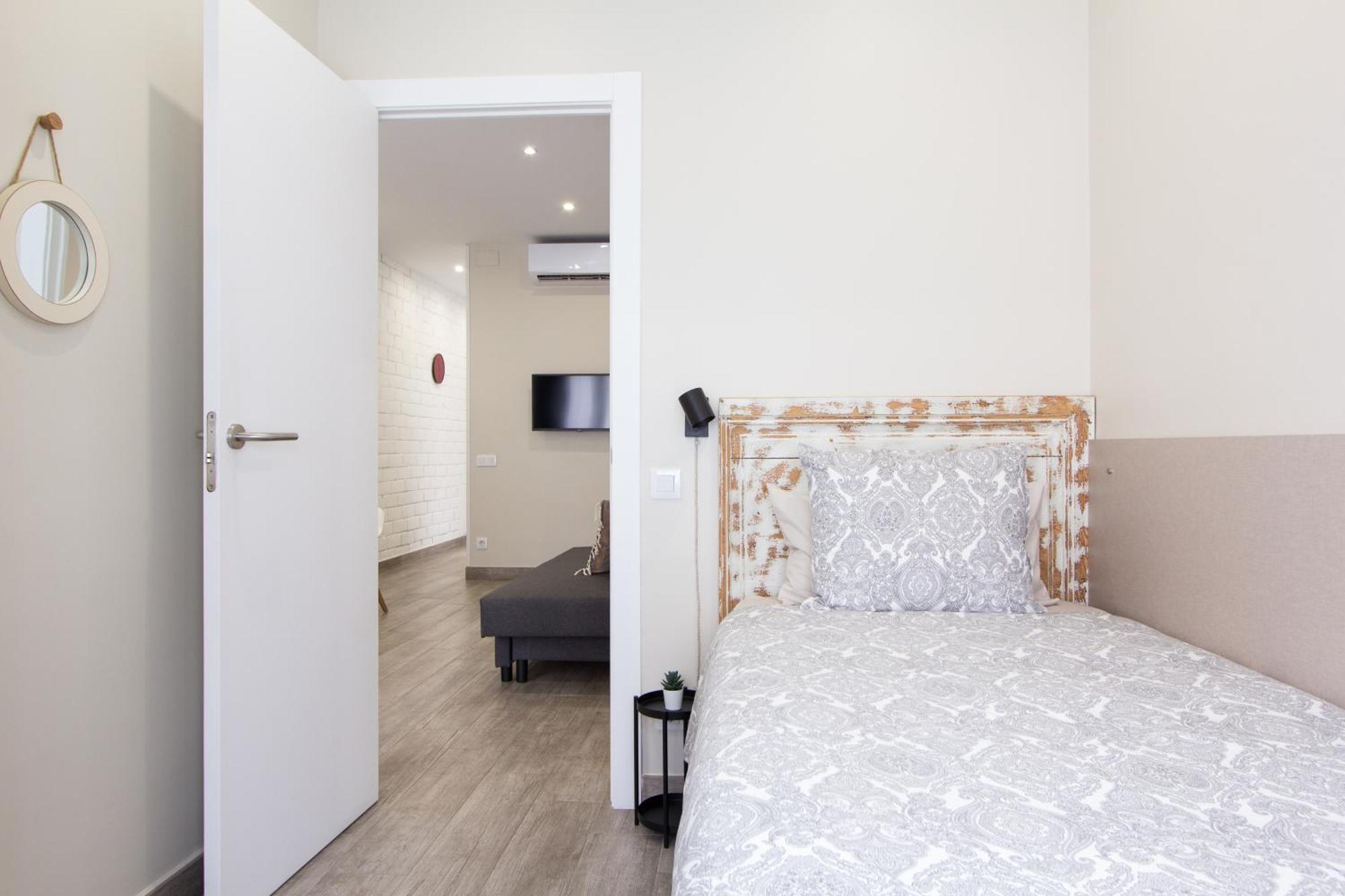 Novus Homes Barcelona Santa Eulalia لوسبيتاليت دي يوبريغات المظهر الخارجي الصورة