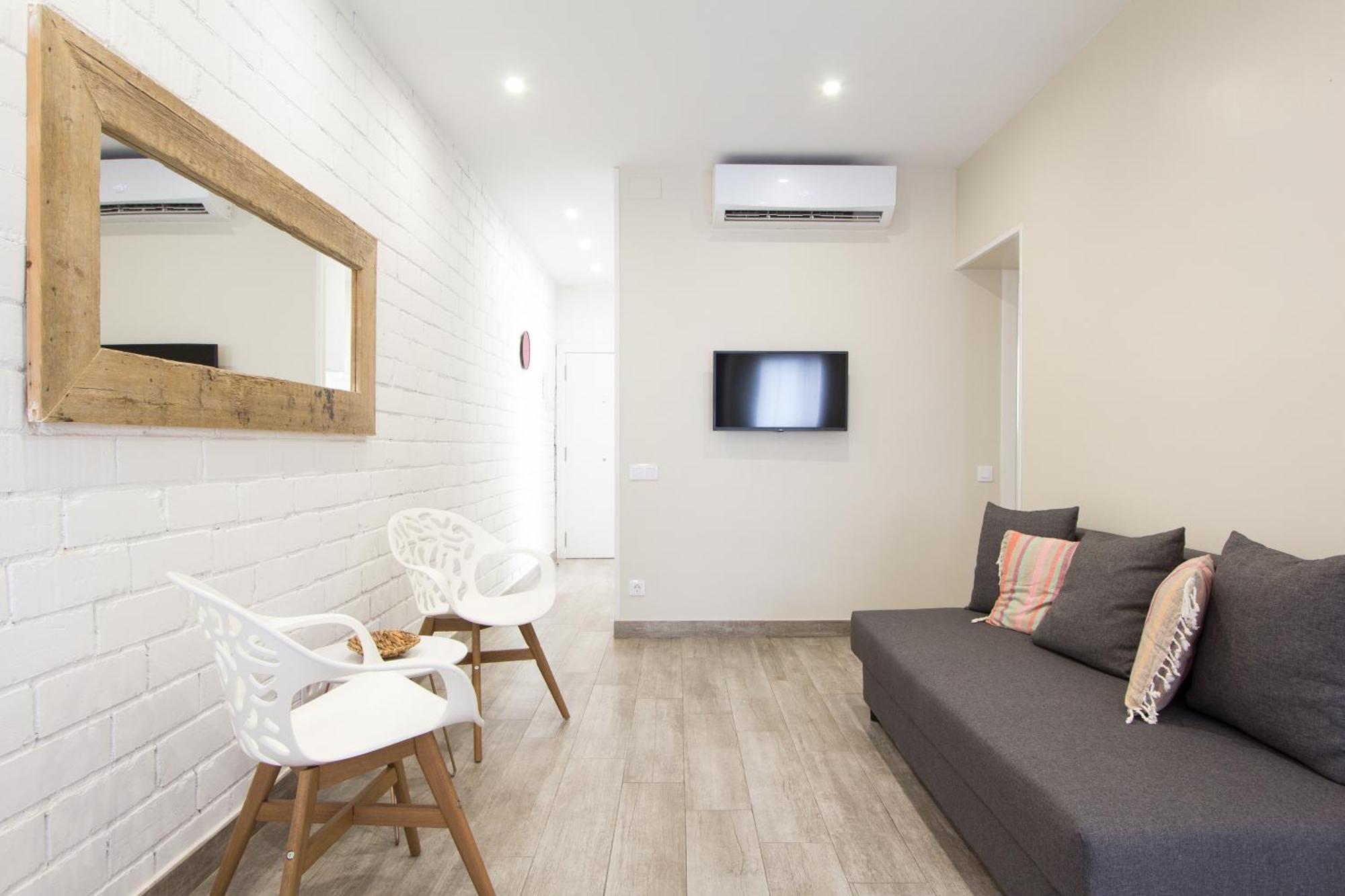 Novus Homes Barcelona Santa Eulalia لوسبيتاليت دي يوبريغات المظهر الخارجي الصورة