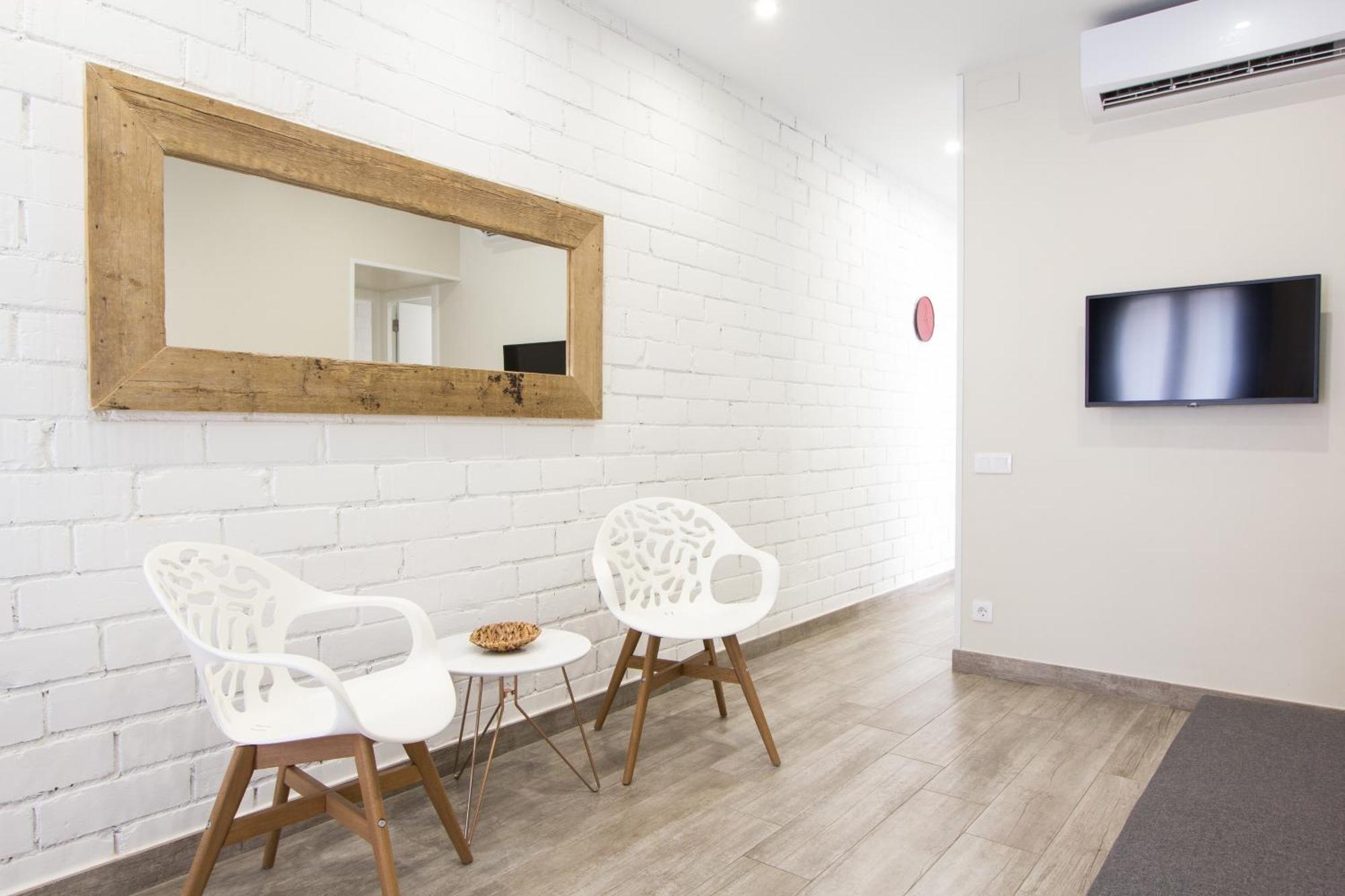 Novus Homes Barcelona Santa Eulalia لوسبيتاليت دي يوبريغات المظهر الخارجي الصورة