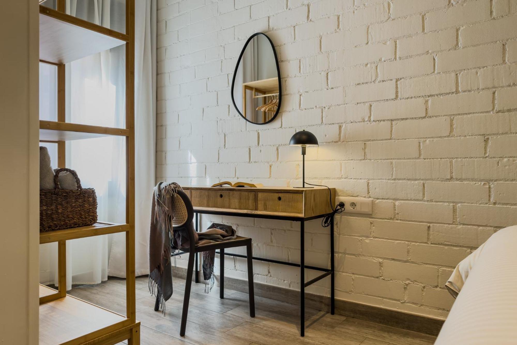 Novus Homes Barcelona Santa Eulalia لوسبيتاليت دي يوبريغات المظهر الخارجي الصورة