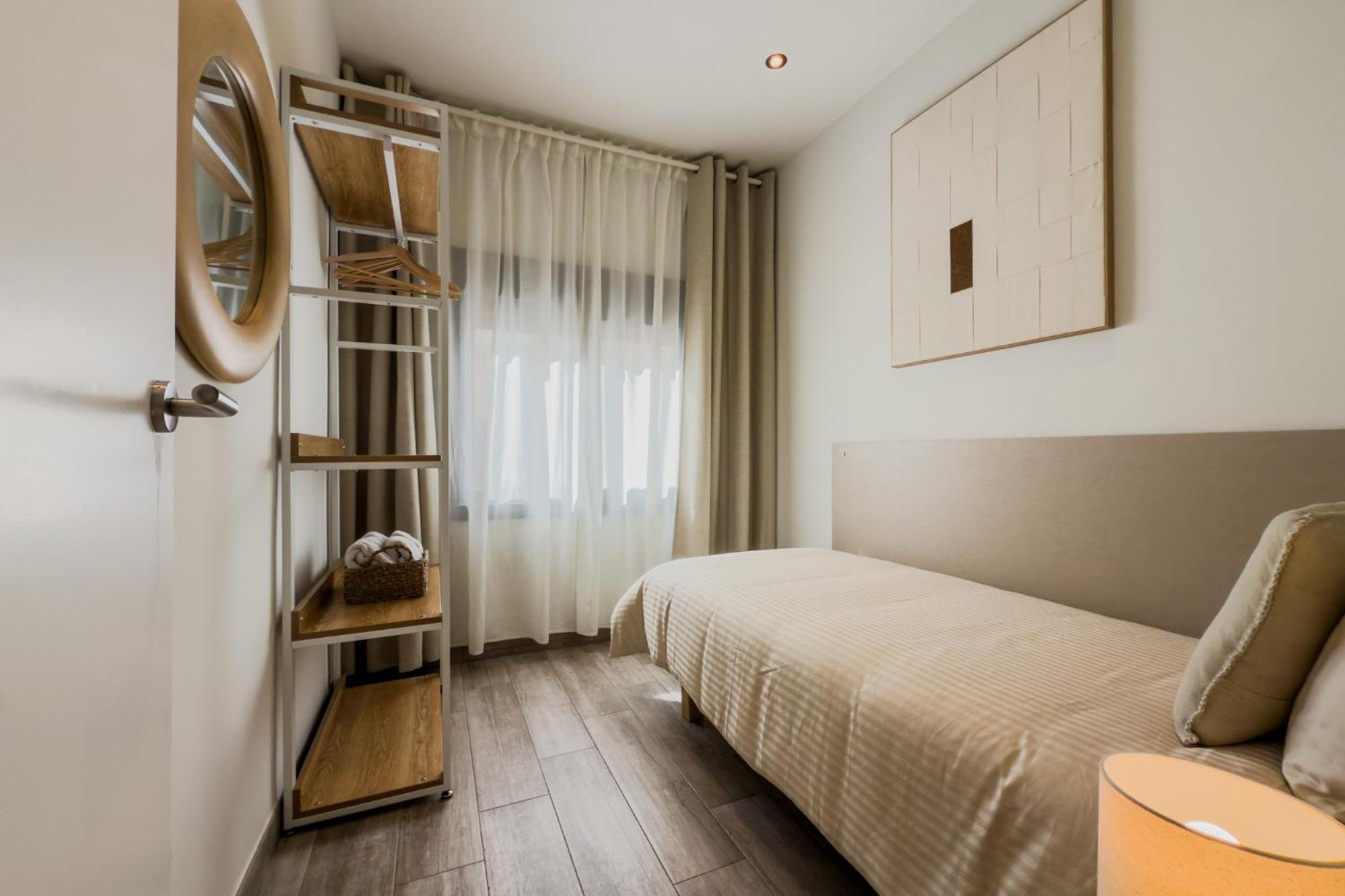 Novus Homes Barcelona Santa Eulalia لوسبيتاليت دي يوبريغات المظهر الخارجي الصورة